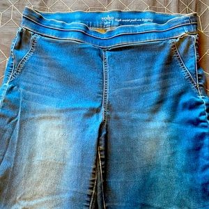 New York and Company pull-on jeans in Large